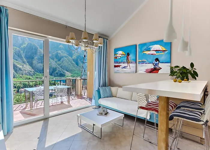 Gh Aparts With Scenic Views & Pool